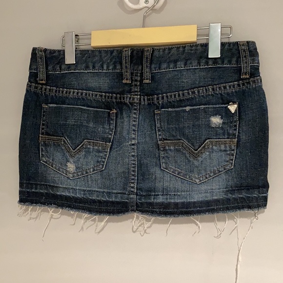 GUESS Distressed jeans skirt - Picture 2 of 8